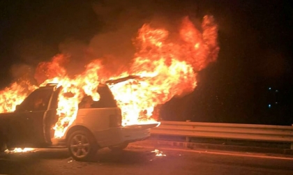 Quảng Ninh: Range Rover cháy như đuốc trên cao tốc Hạ Long - Hải Phòng